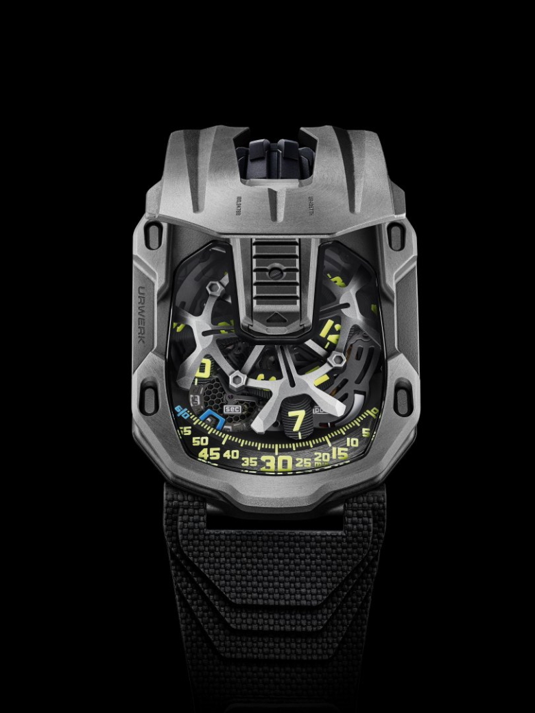 21 NEWS_Urwerk UR105_TTH_Front_Closed_Black_Background_image1_780x1039