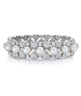 Pearl Bracelet with Pavé Diamond Hearts