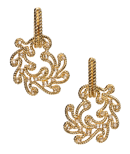 De Luces Medium Earrings | CARRERA Y CARRERA | CELLINI JEWELERS