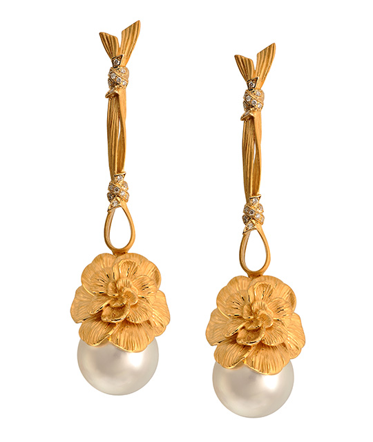 Gardenia Pearl Earrings