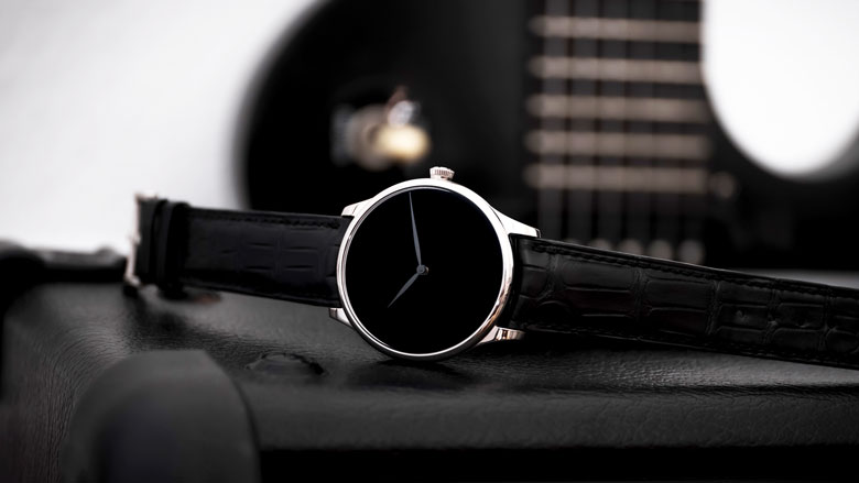 H. Moser & Cie Venturer Vantablack Black Hands