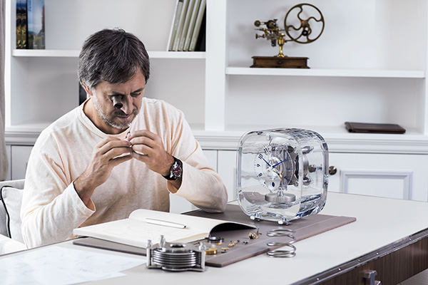 Jaeger-LeCoultre Introduces the Marc Newson Atmos 568