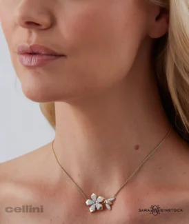 Sara Weinstock - QBYWFFNK -Yellow Gold and Diamond Flower Bee Necklace