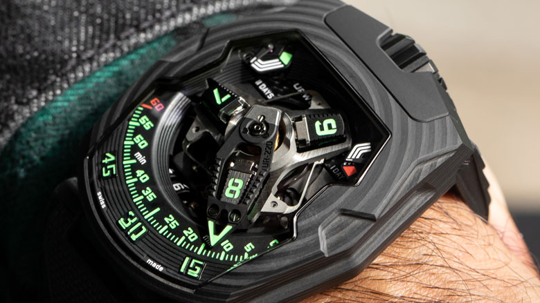 Urwerk UR-220 Carbon