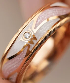 Wellendorff Ring Angel Sheen Yellow Gold with diamond